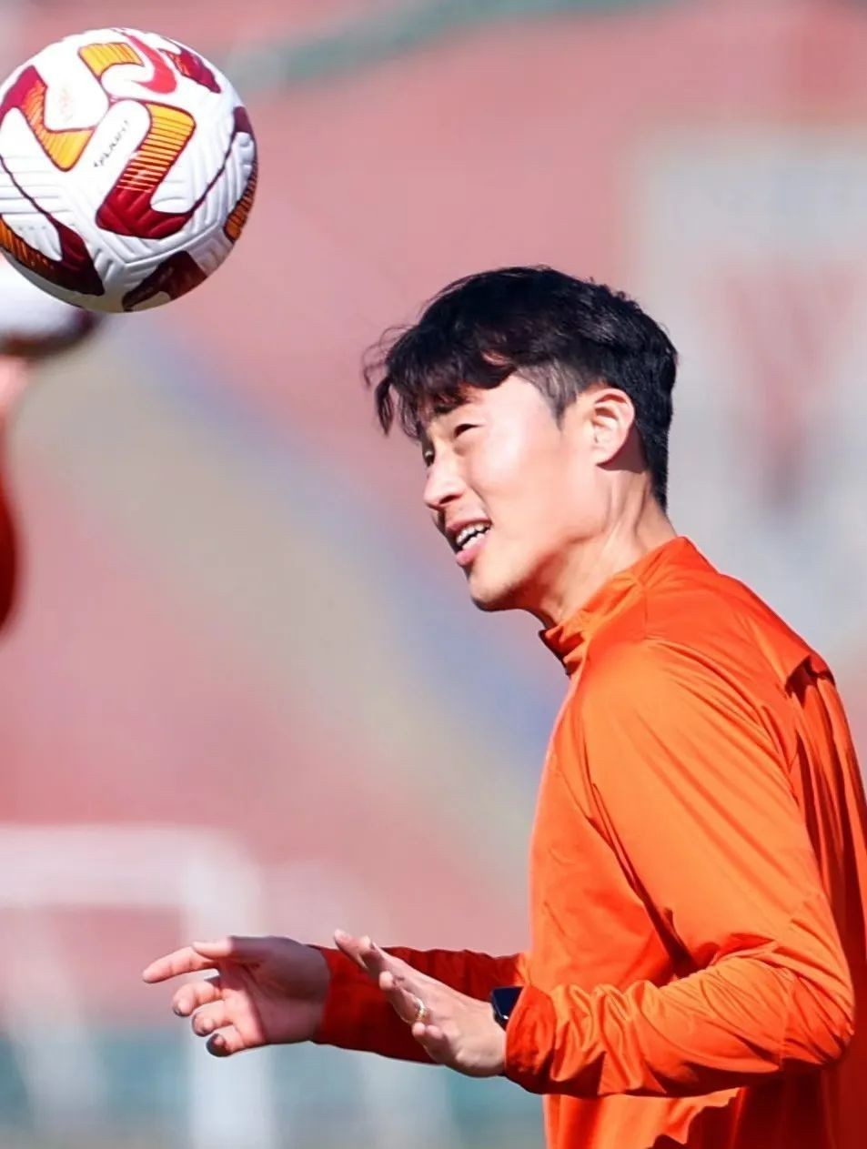 九游娱乐-关于橄榄球联赛，北城闪电队与江汉玄武队强势反弹，体能对抗拉满！年轻人站出来了的信息