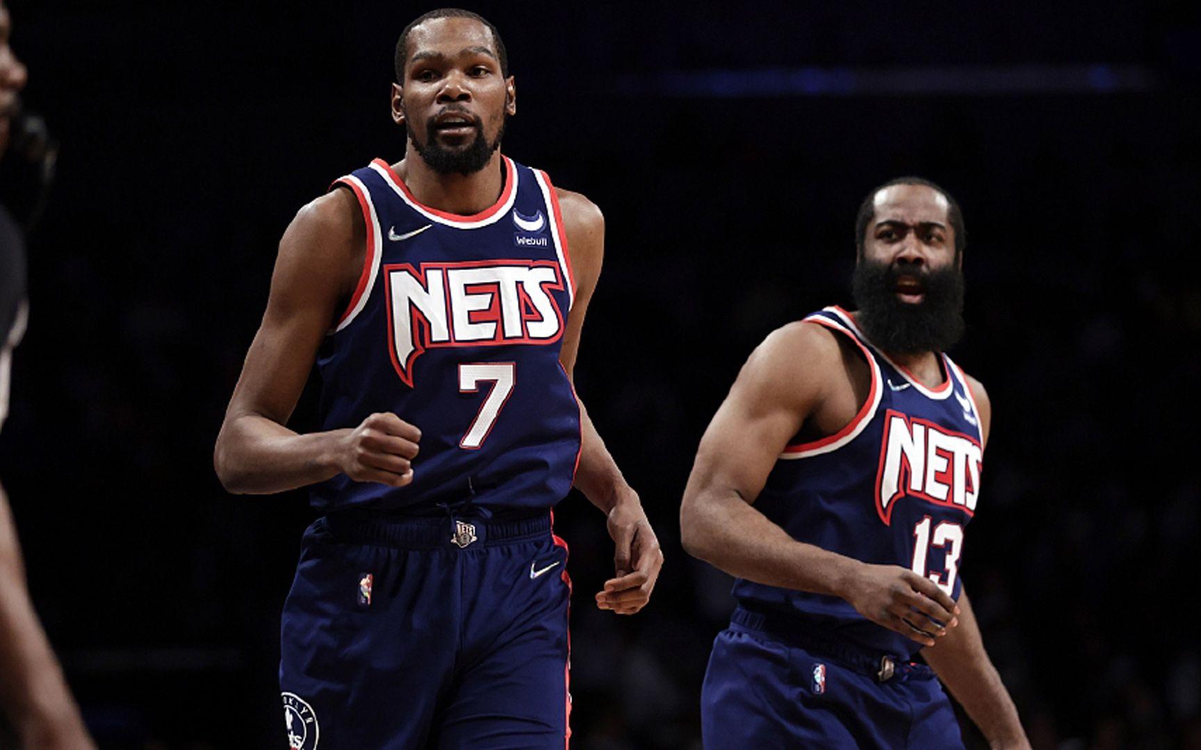 九游娱乐-关于江畔雄鹿队小胜中原雄鹿队，篮球友谊赛上演裁判判罚引热议！冲刺阶段不容有失的信息