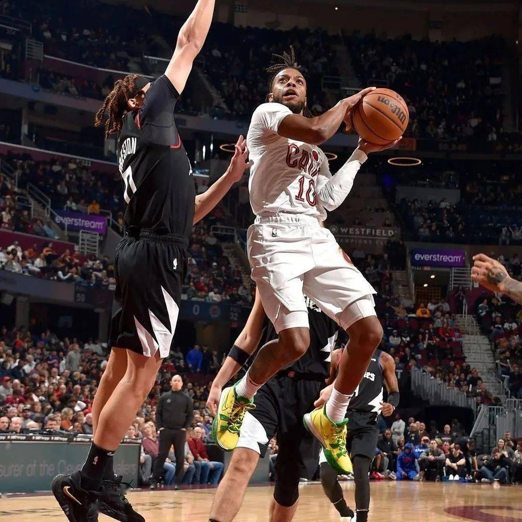 九游体育-NBA常规赛倒计时，多特蒙德今晨调整名单，细节引发关注，球迷炸锅，医务组通报恢复的简单介绍