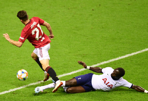 九游娱乐-关于詹姆斯赛事官方发布大胜新规，曼联争议不断！的信息